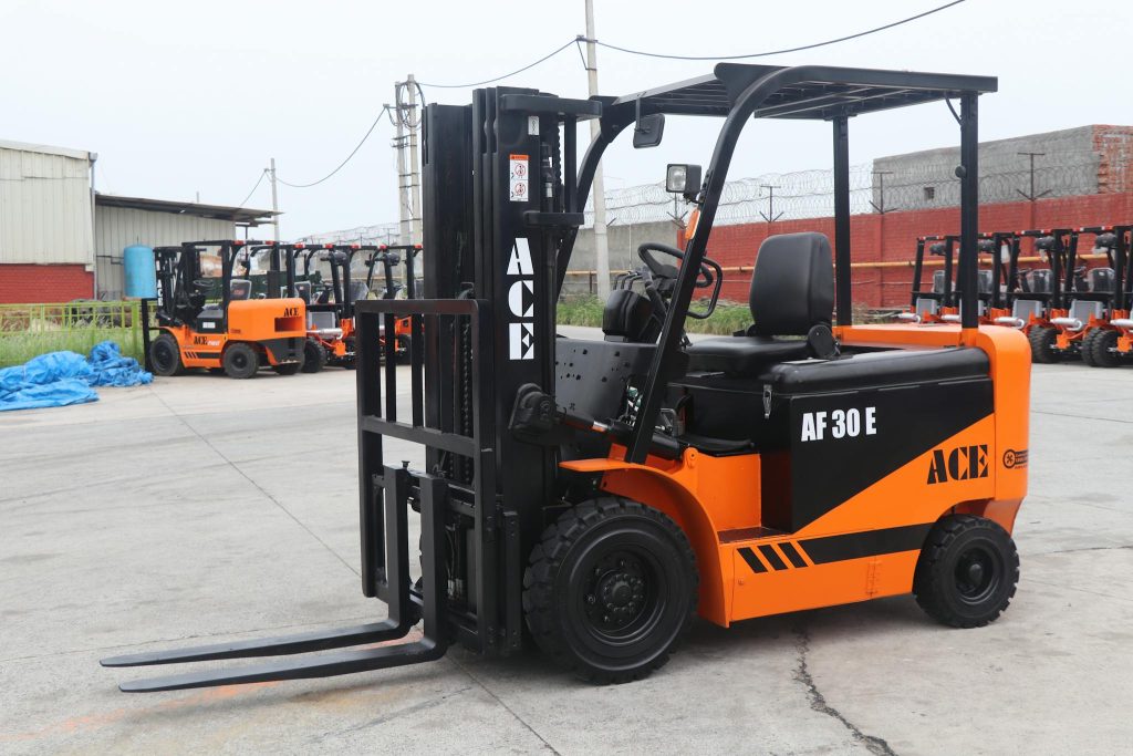 ACE AF30E electric forklift in an outdoor warehouse setting in India.